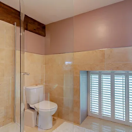 4 Bed In Pickering 4.1mls 95122 度假居 Marton near Pickering