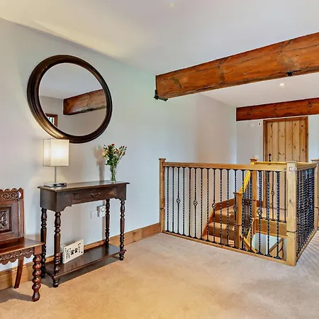 4 Bed In Pickering 4.1mls 95122