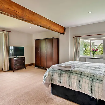 4 Bed In Pickering 4.1mls 95122 度假居 Marton near Pickering
