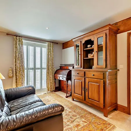 4 Bed In Pickering 4.1mls 95122 Marton near Pickering