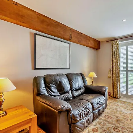 4 Bed In Pickering 4.1mls 95122 度假居 Marton near Pickering